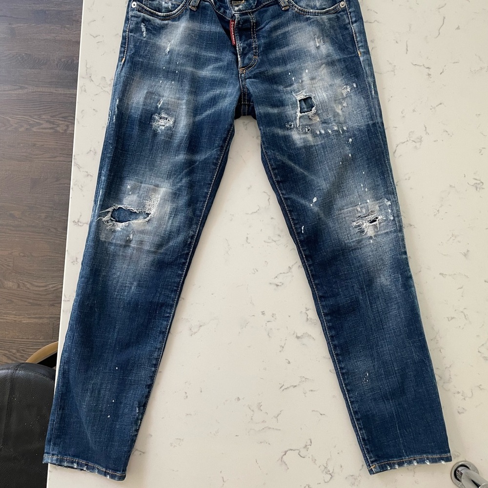 DSQUARED2
‘JENNIFER CROPPED’ JEANS size 42, made in Italy